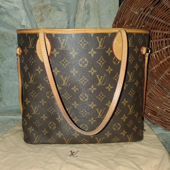 Authentic Louis Vuitton Neverfull MM - Picture 2 of 6